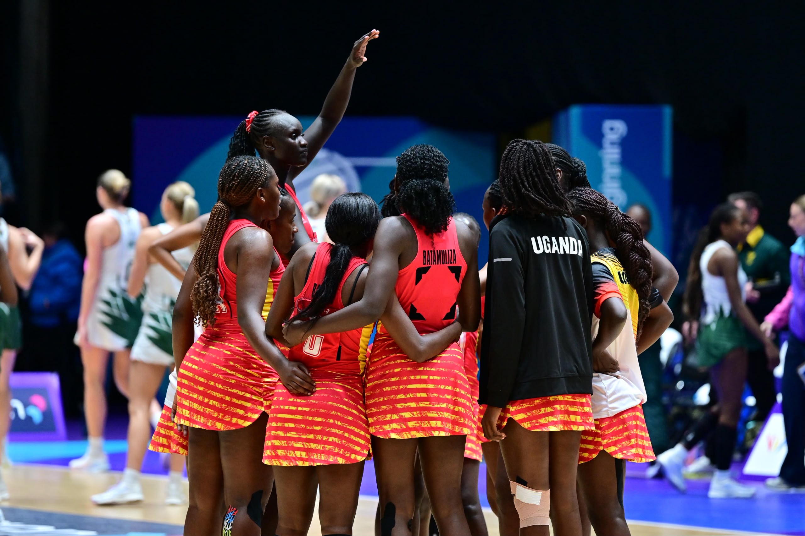 She Cranes finish sixth.
